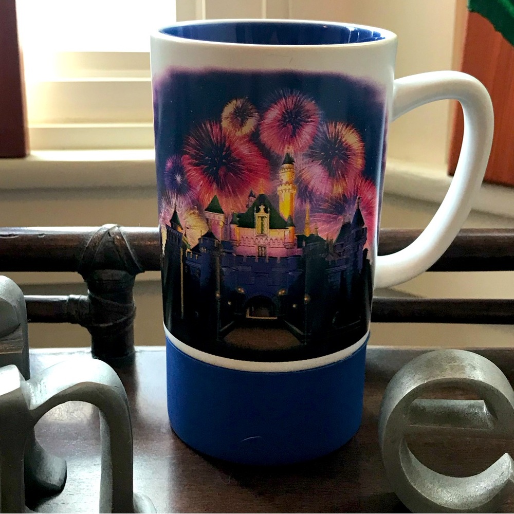 Disneyland Resort Mug With Removable Silicone bottom - Castle And Fireworks